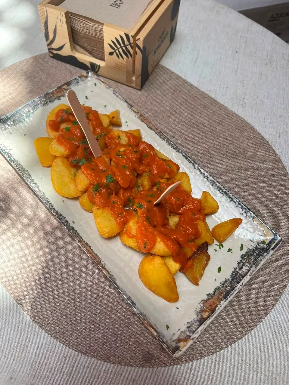 Patatas bravas con salsa casera